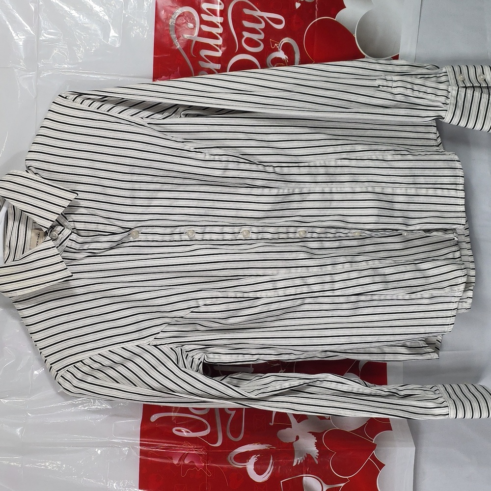 Women's 5 Shirt Collection In Medium 1-Perry Ellis, 1-Mossimo, 3-Merona (W539) - Picture 4 of 6